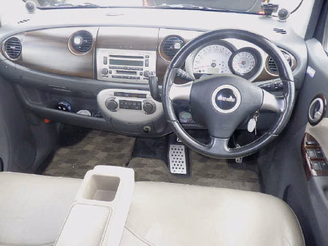 DAIHATSU MOVE LATTE