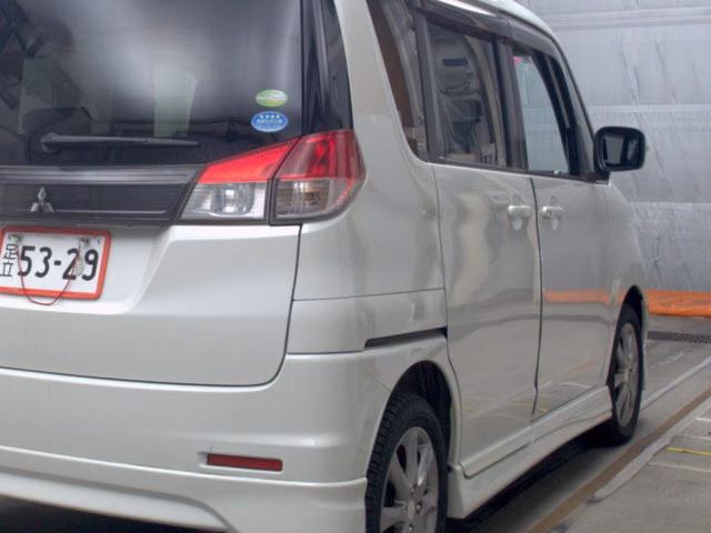 MITSUBISHI DELICA D:2