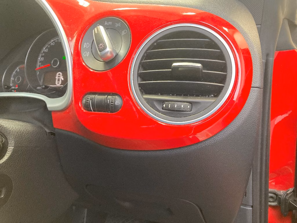 VOLKSWAGEN BEETLE