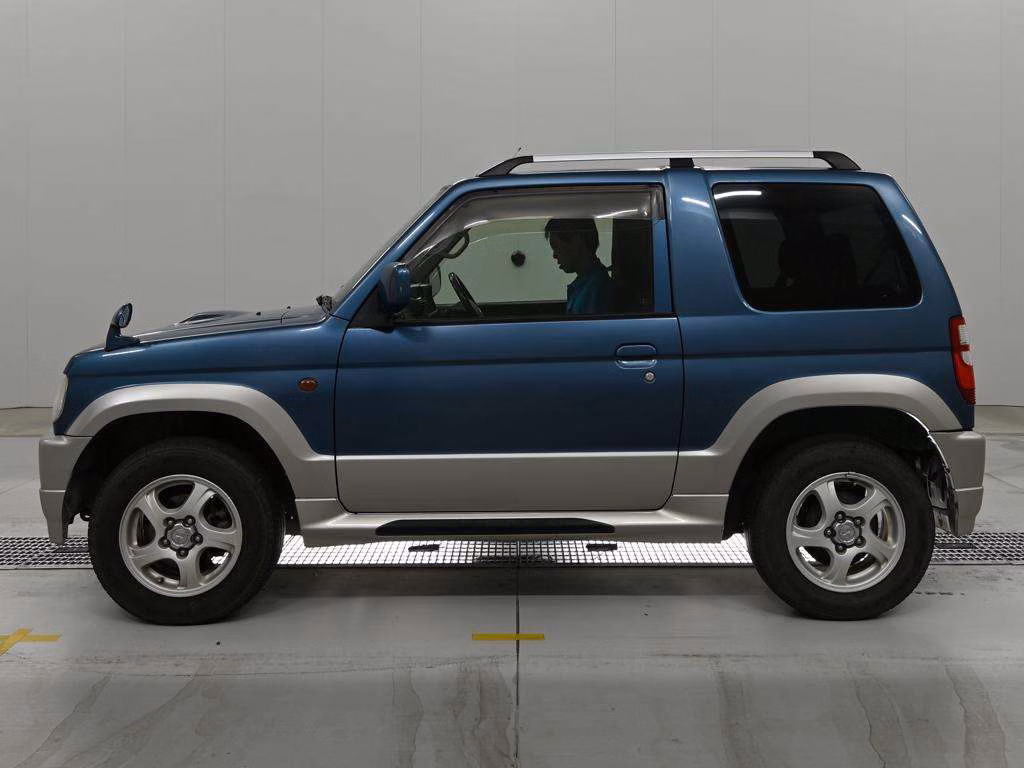 MITSUBISHI PAJERO MINI