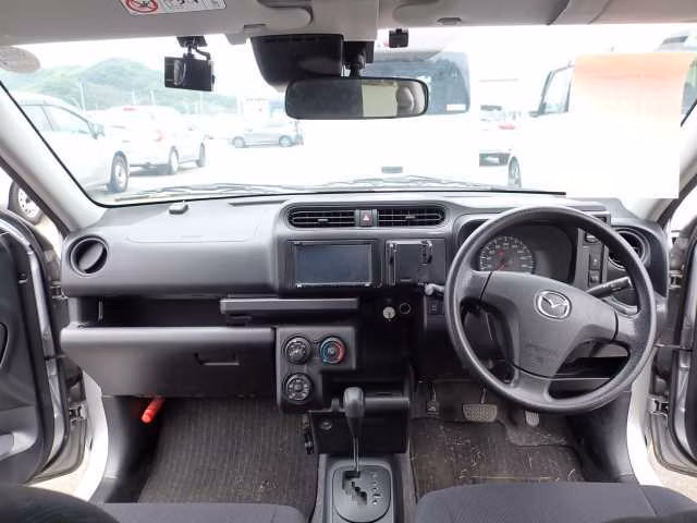 MAZDA FAMILIA