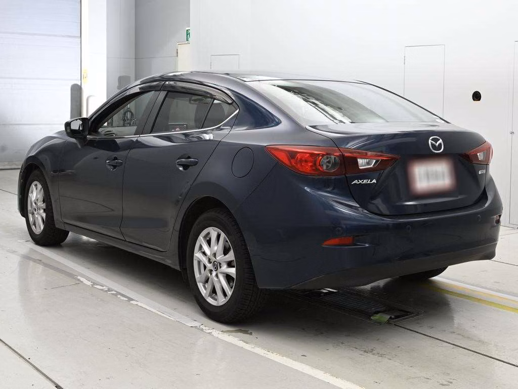 MAZDA AXELA