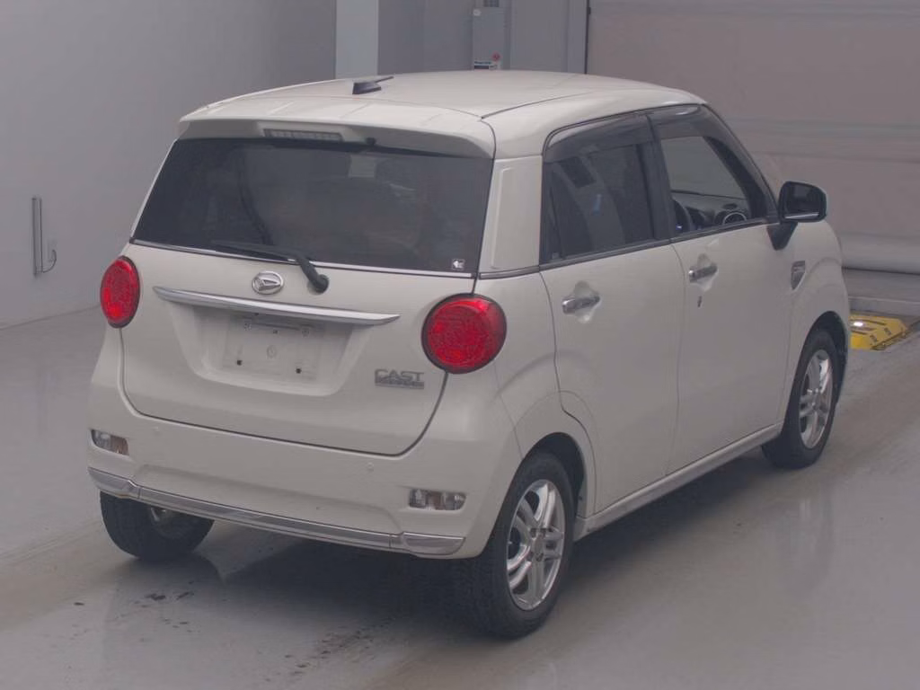 DAIHATSU CAST