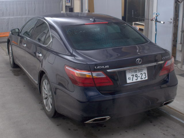 LEXUS LS600H