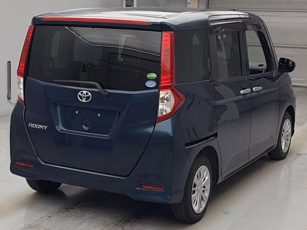 TOYOTA ROOMY