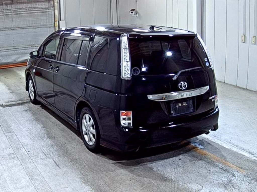 TOYOTA ISIS