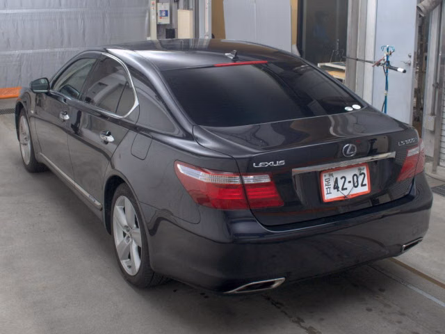 LEXUS LS600H