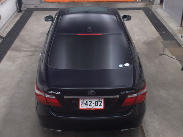LEXUS LS600H