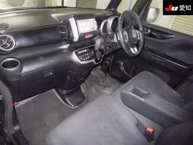 HONDA N-BOX+