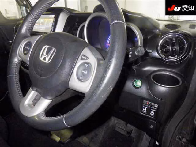 HONDA N-BOX+