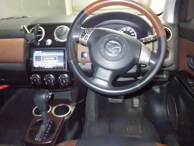 MAZDA VERISA