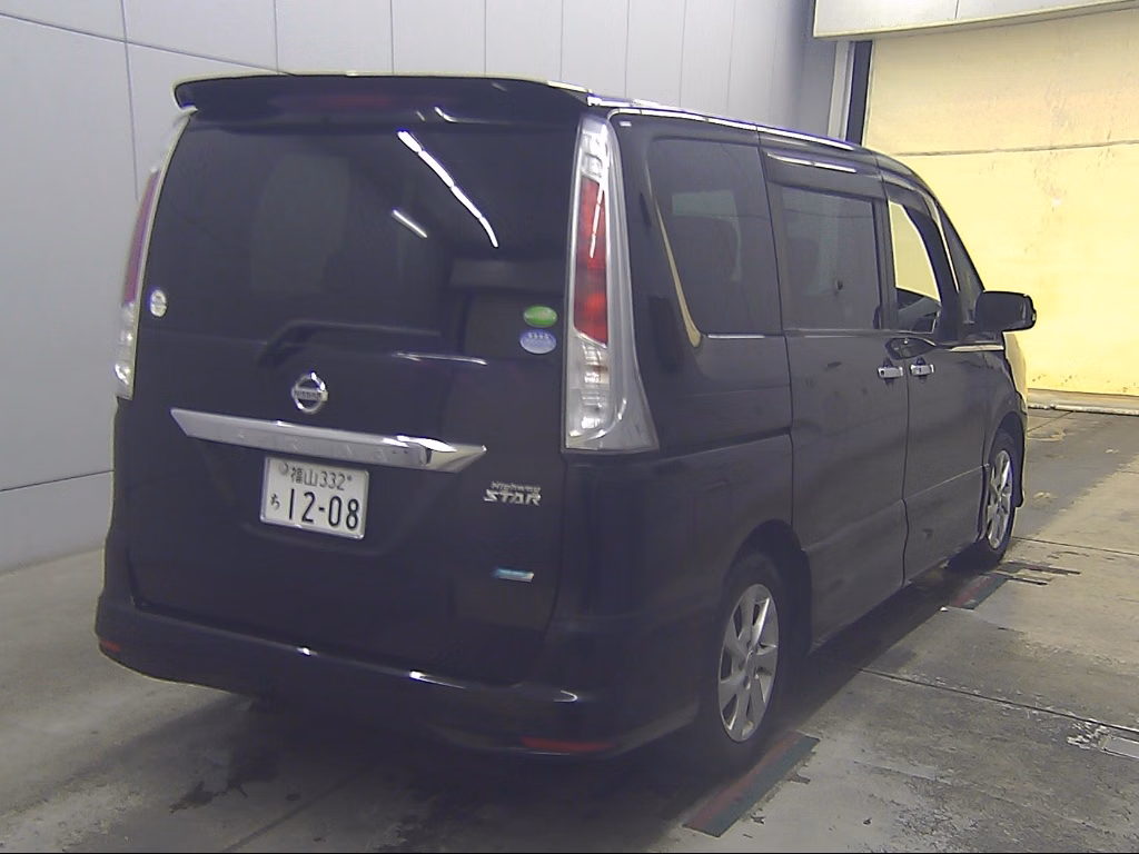 NISSAN SERENA