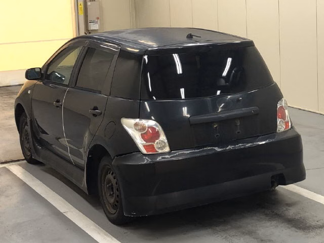 TOYOTA IST