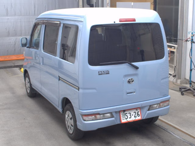 TOYOTA PIXIS VAN