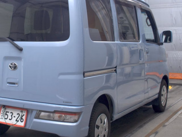 TOYOTA PIXIS VAN