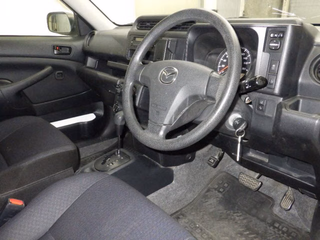 MAZDA FAMILIA