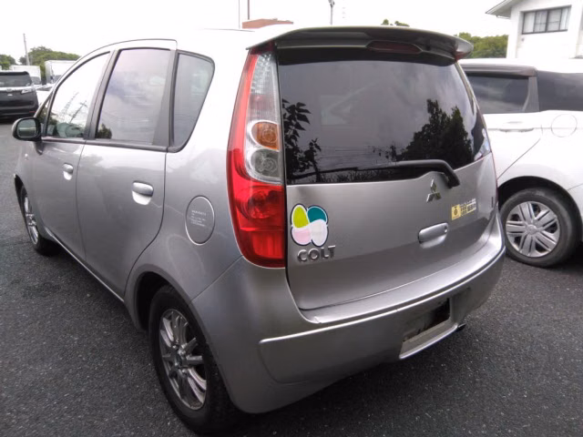 MITSUBISHI COLT