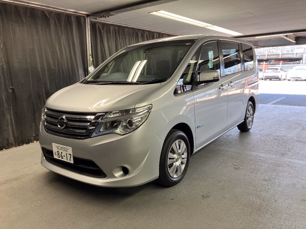 NISSAN SERENA
