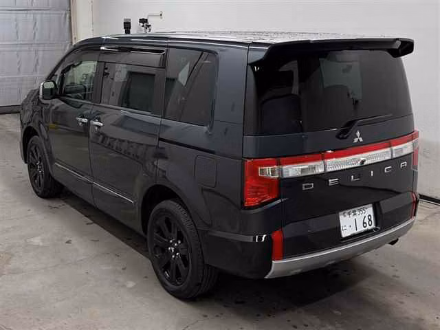 MITSUBISHI DELICA D:5
