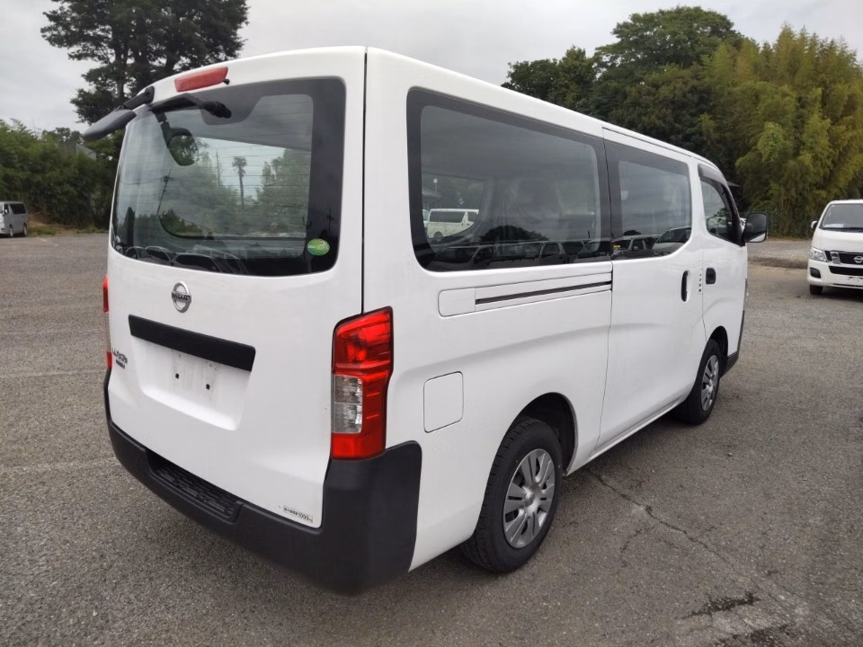 NISSAN NV350 CARAVAN
