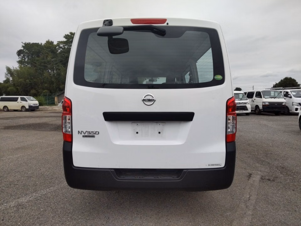 NISSAN NV350 CARAVAN