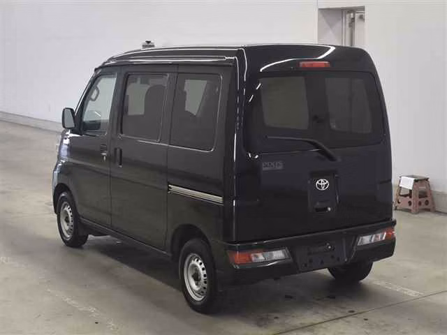 TOYOTA PIXIS VAN