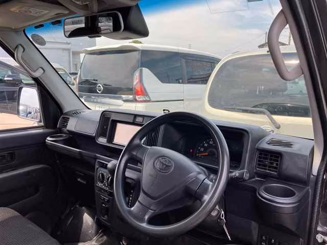 TOYOTA PIXIS VAN