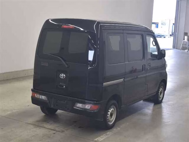 TOYOTA PIXIS VAN