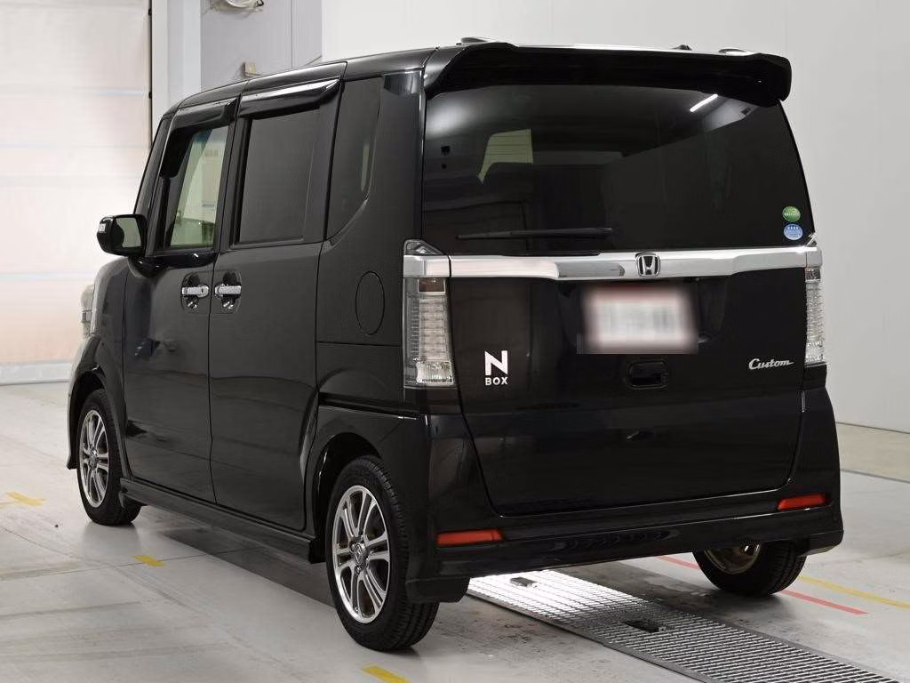 HONDA N-BOX