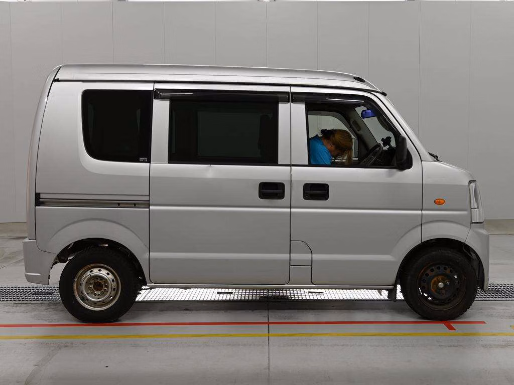 NISSAN NV100 CLIPPER