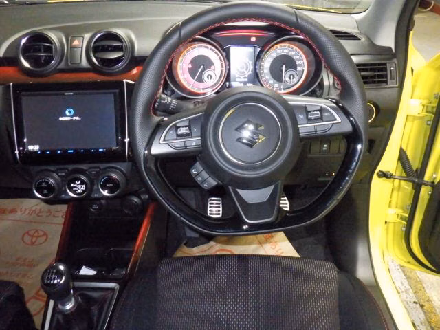SUZUKI SWIFT
