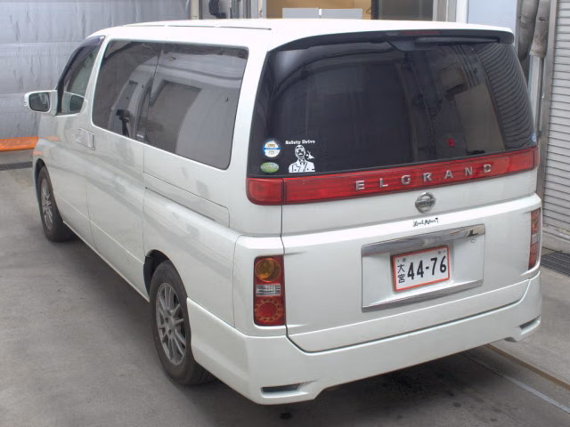 NISSAN ELGRAND