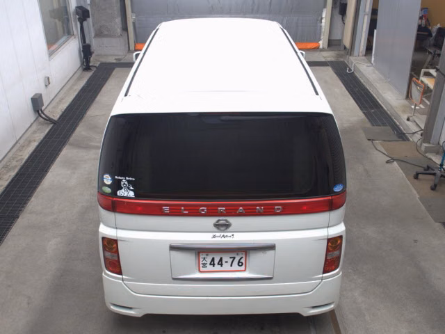 NISSAN ELGRAND