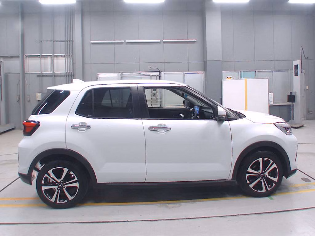 DAIHATSU ROCKY
