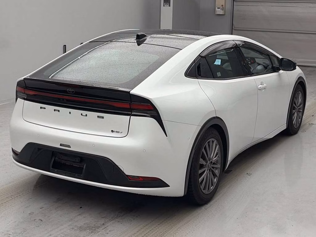 TOYOTA PRIUS