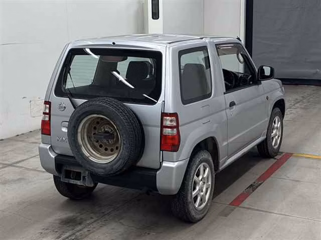 NISSAN KIX