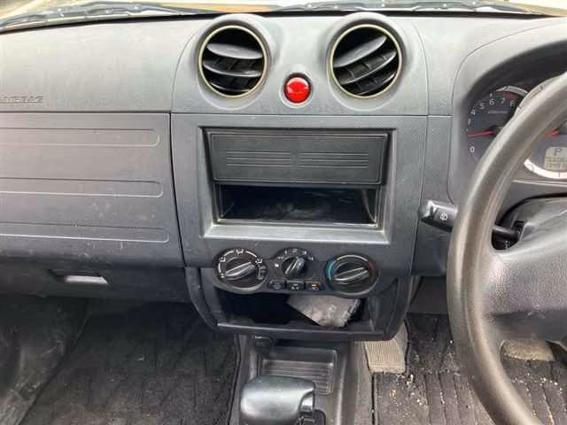 NISSAN KIX