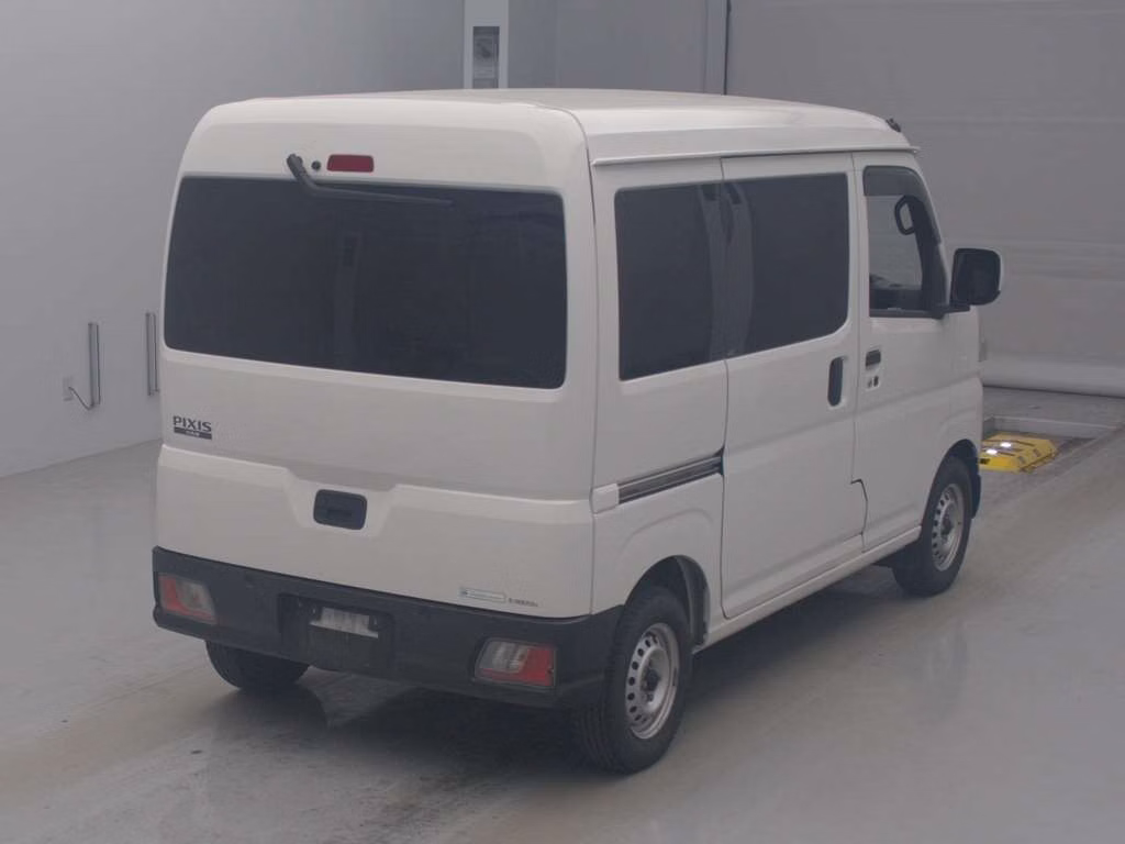 TOYOTA PIXIS VAN