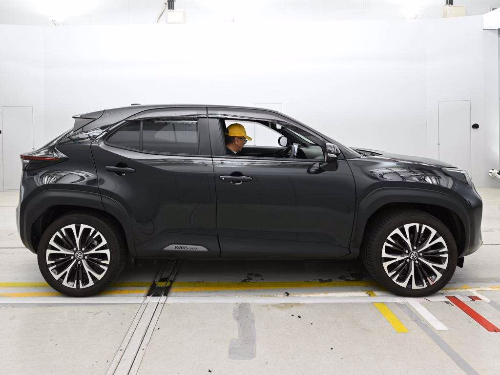 TOYOTA YARIS CROSS