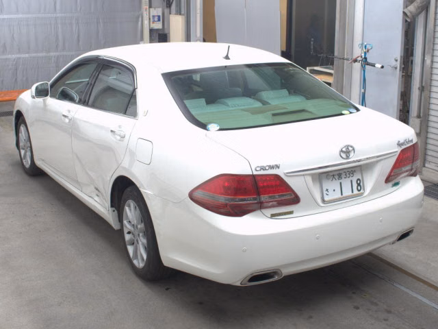 TOYOTA CROWN