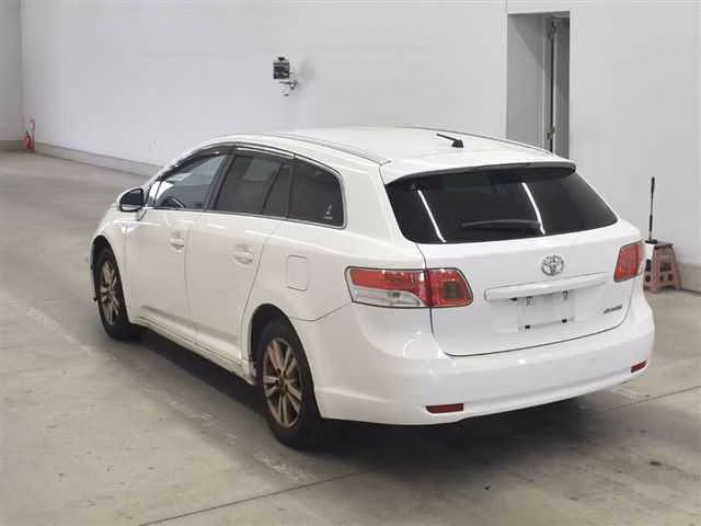 TOYOTA AVENSIS