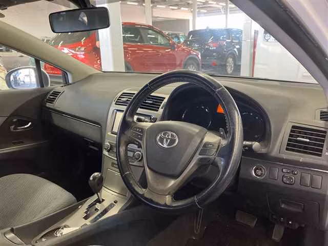 TOYOTA AVENSIS