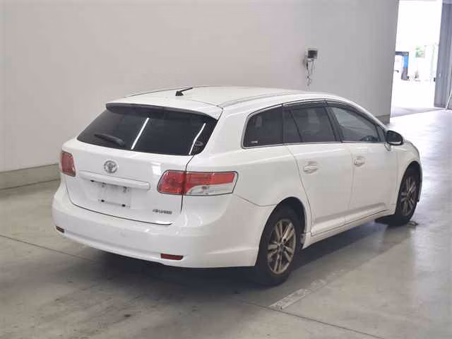 TOYOTA AVENSIS