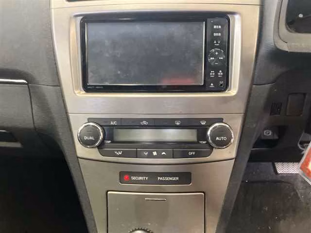 TOYOTA AVENSIS