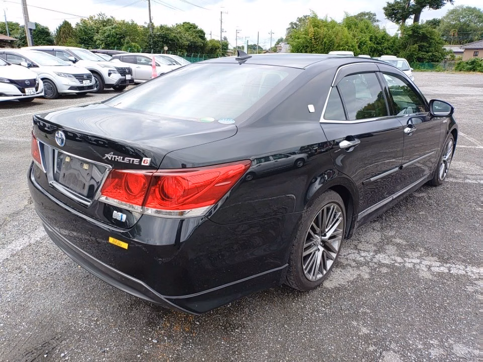 TOYOTA CROWN