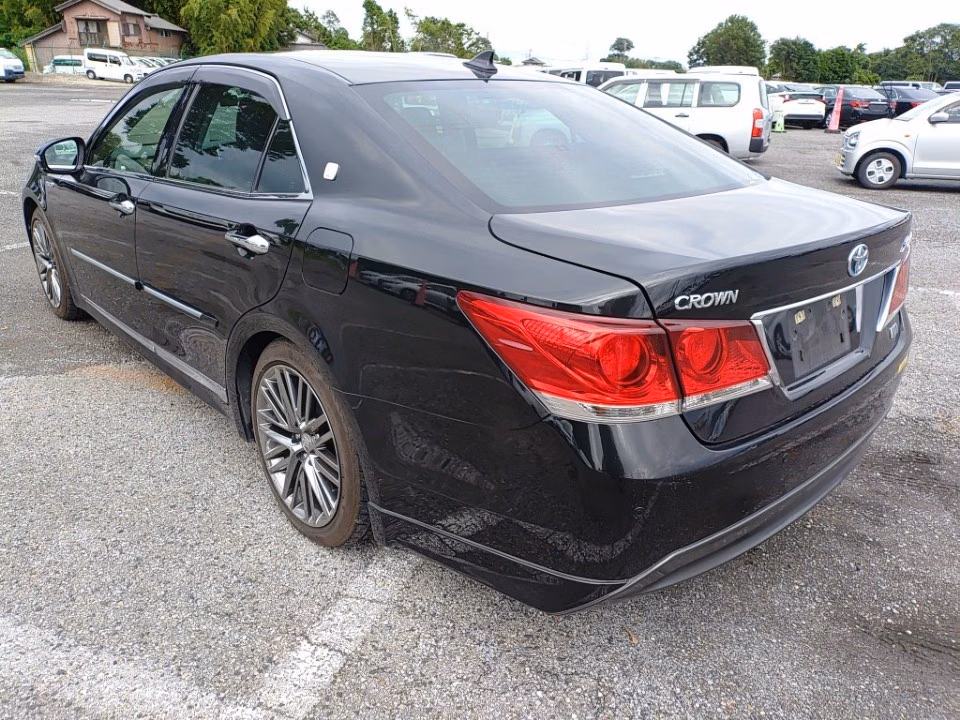 TOYOTA CROWN