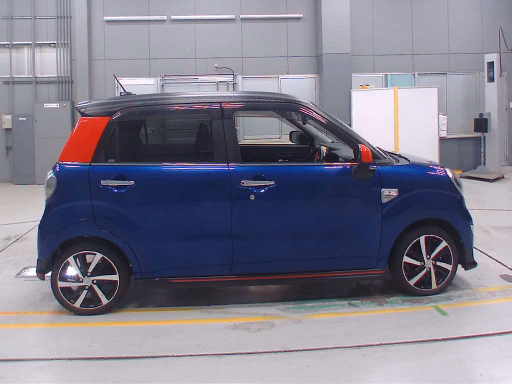 DAIHATSU CAST