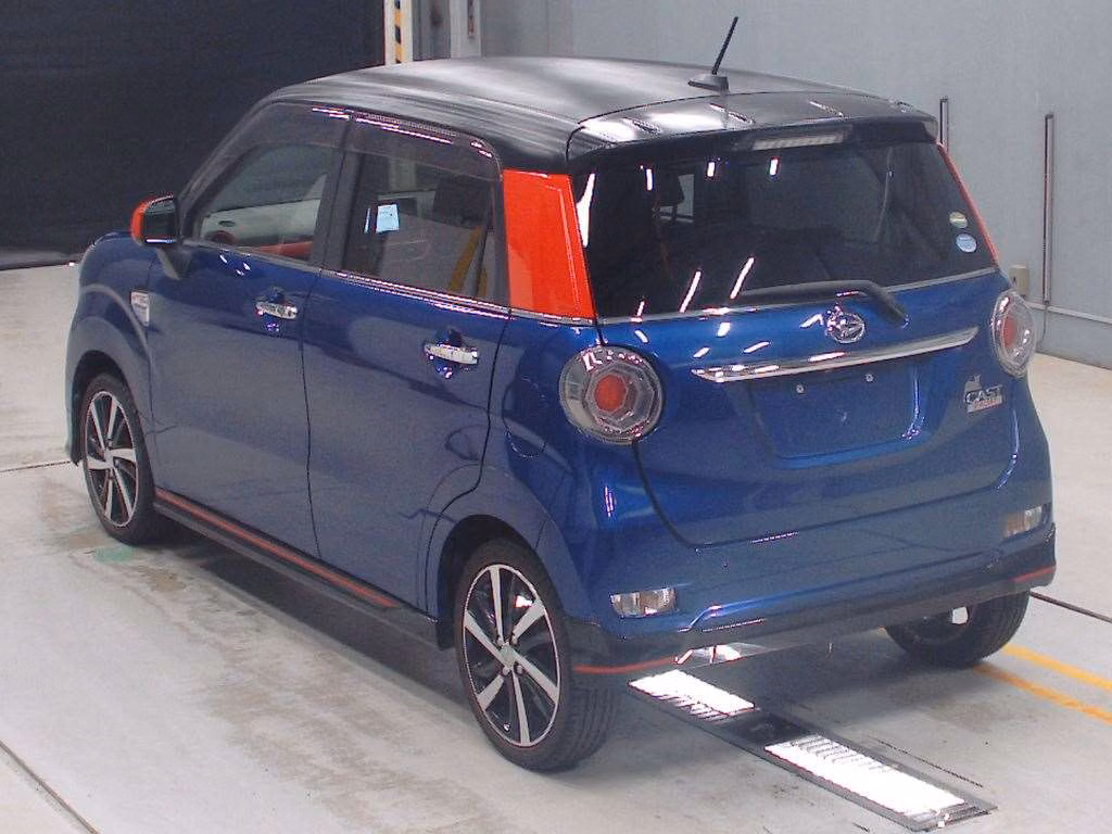 DAIHATSU CAST