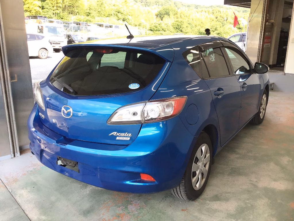 MAZDA AXELA