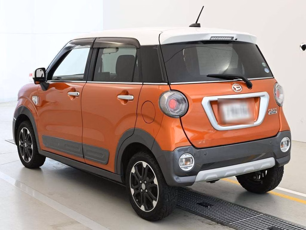 DAIHATSU CAST